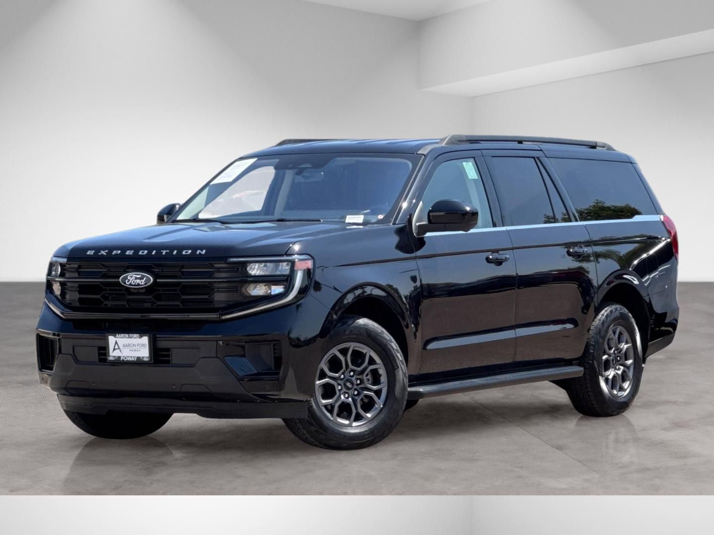 Used 2025 Ford Expedition Max Active RWD image 2