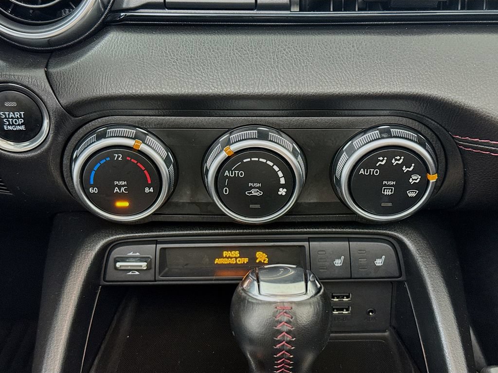 Used 2017 MAZDA MX-5 Miata RF Grand Touring RWD image 17