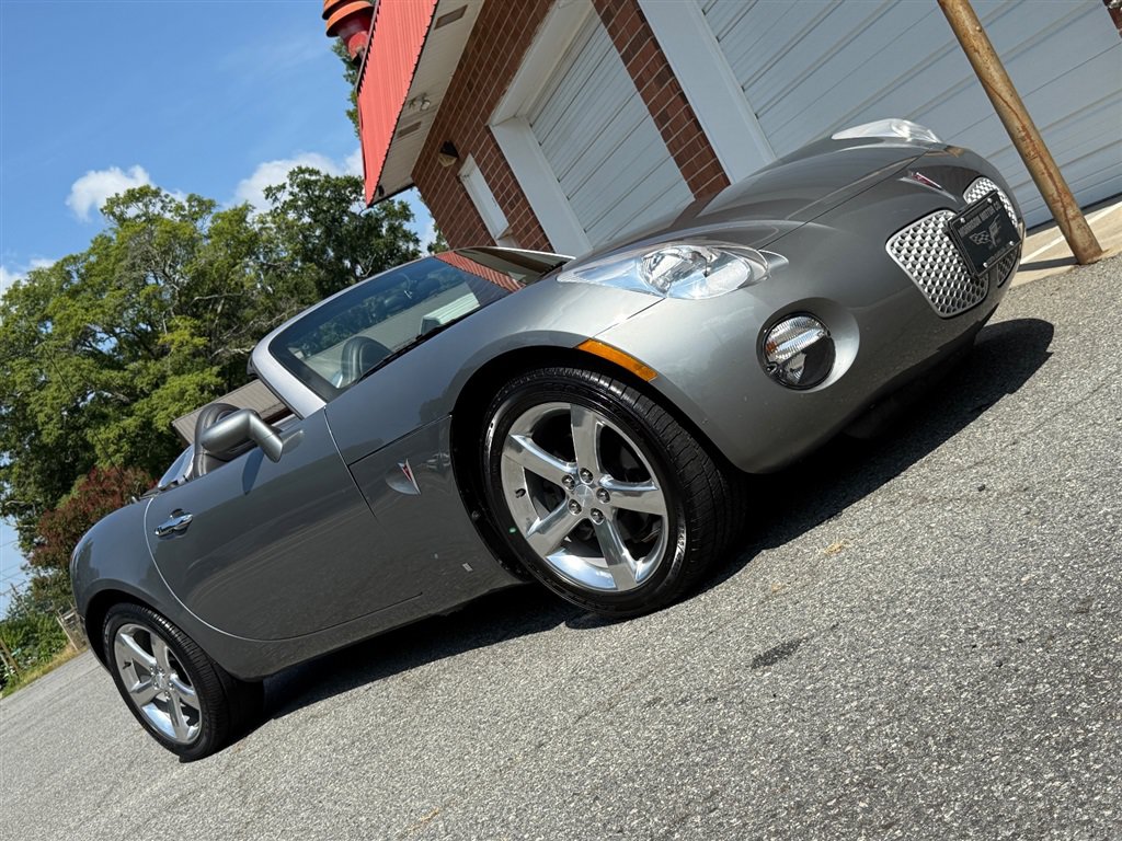 Used 2007 Pontiac Solstice Convertible w/ Premium Package RWD image 22