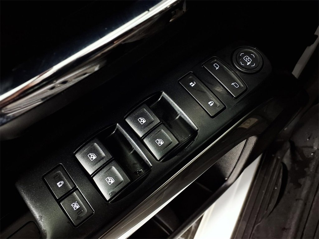 Used 2018 Chevrolet Silverado 1500 LT w/ Texas Edition image 25