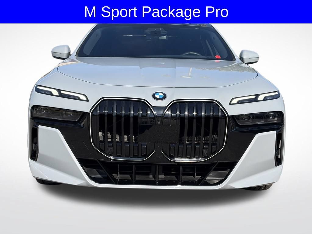 Used 2024 BMW 740i RWD image 5