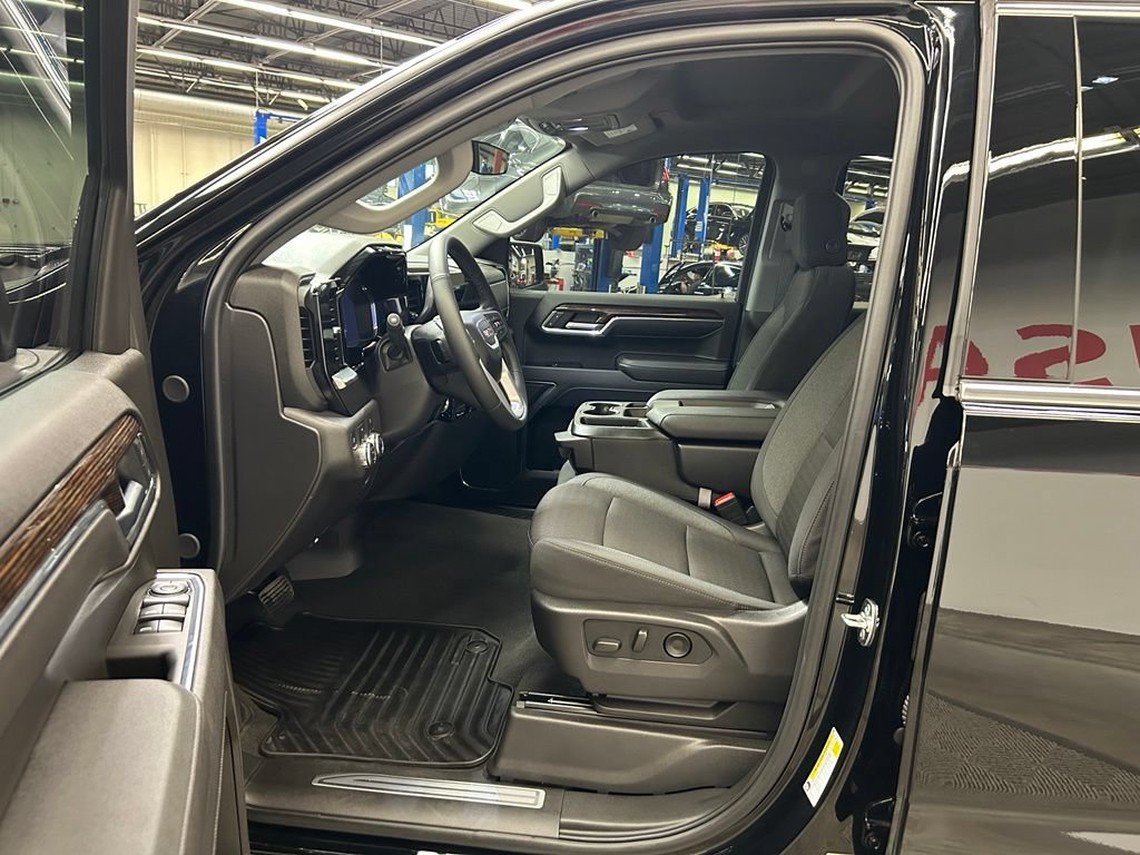 Used 2026 GMC Sierra 1500 SLE AWD/4WD image 17
