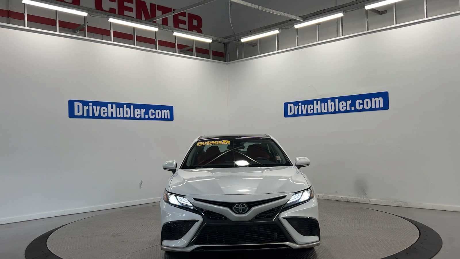 Used 2024 Toyota Camry XSE FWD image 2