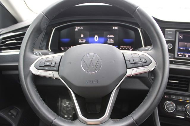 Used 2024 Volkswagen Jetta SE image 23