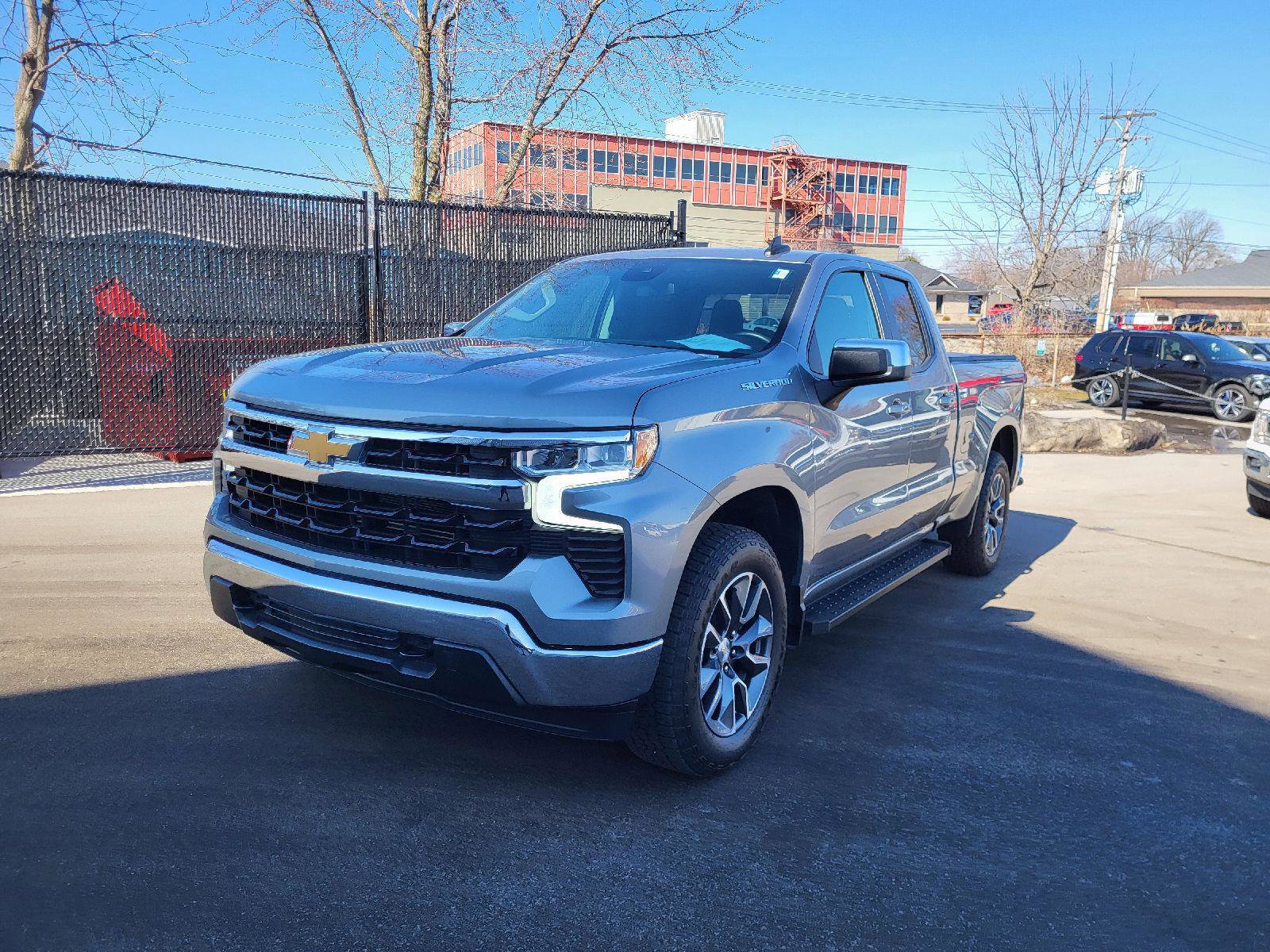 Used 2024 Chevrolet Silverado 1500 LT image 7