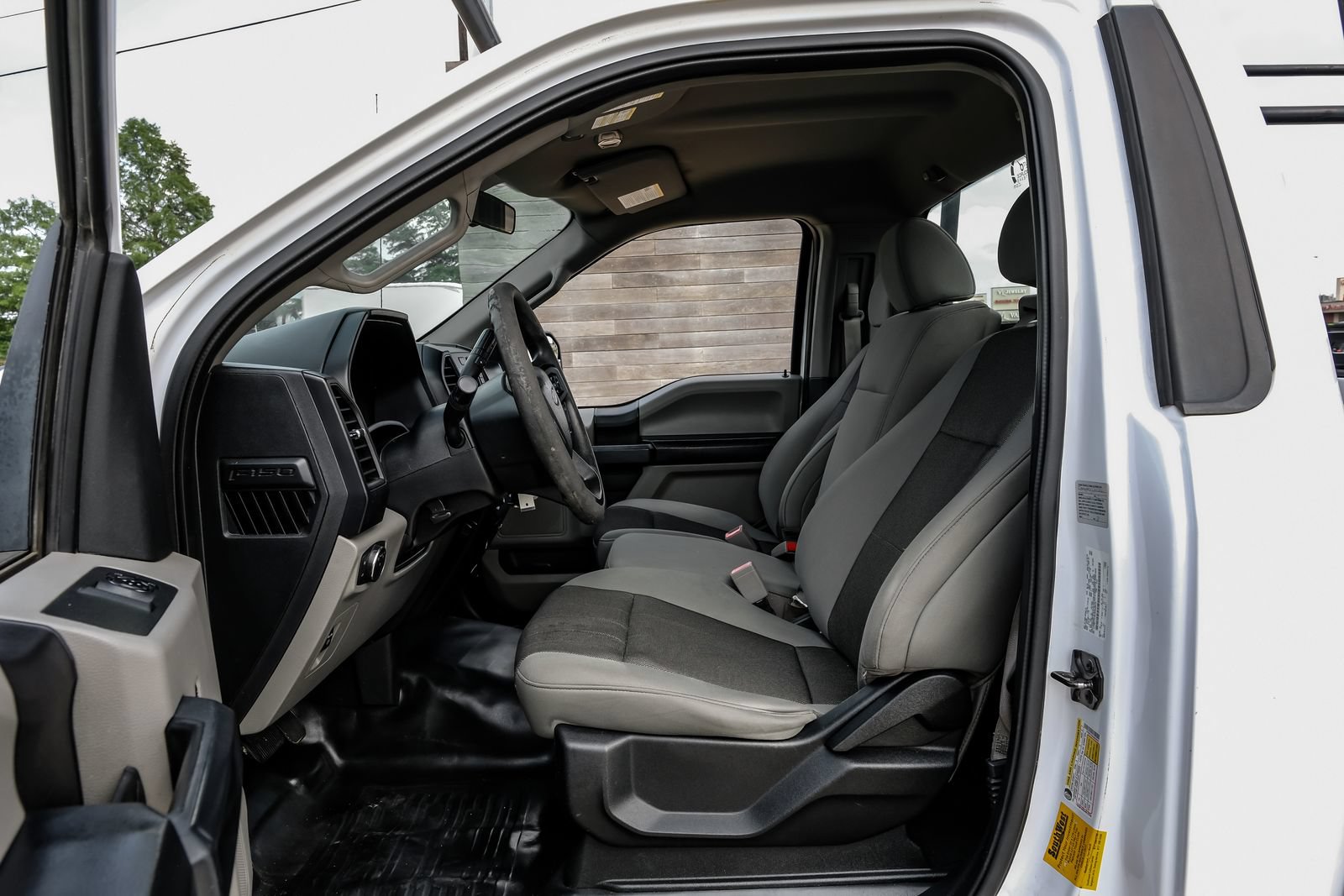 Used 2018 Ford F150 XL w/ Equipment Group 101A Mid RWD image 4