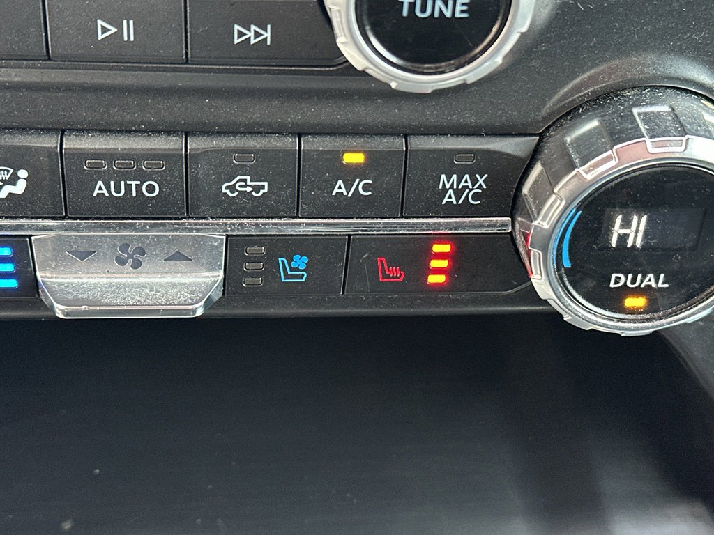 Used 2021 Ford F150 Lariat w/ Equipment Group 502A High image 28