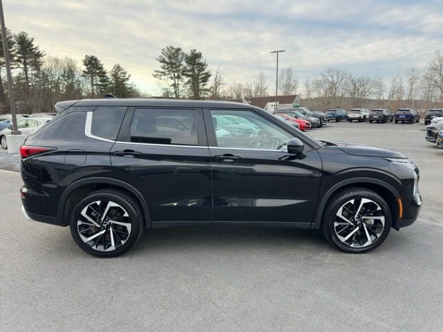 Used 2024 Mitsubishi Outlander SE AWD/4WD image 7
