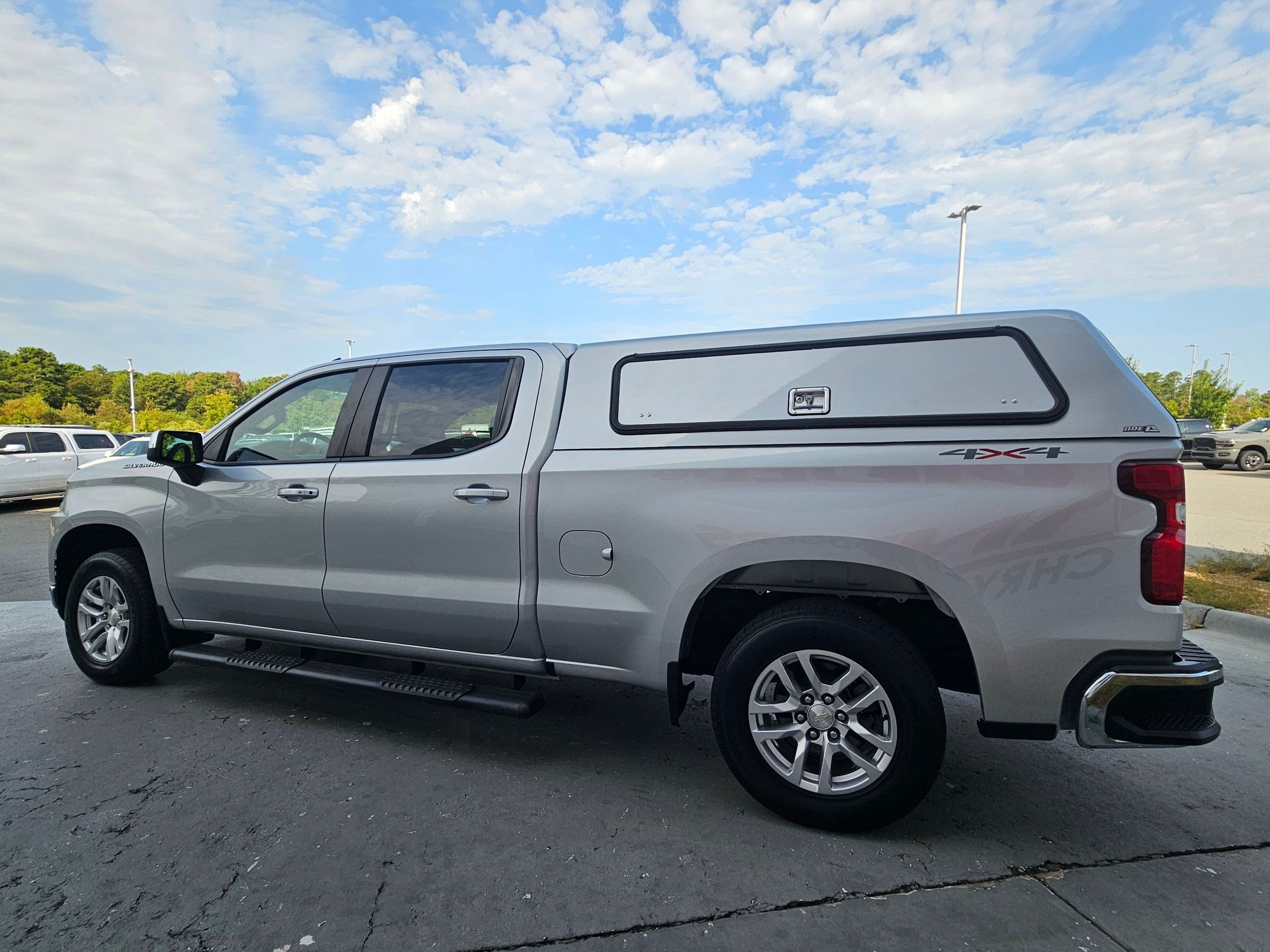 Used 2021 Chevrolet Silverado 1500 LT w/ Safety Package II AWD/4WD image 5