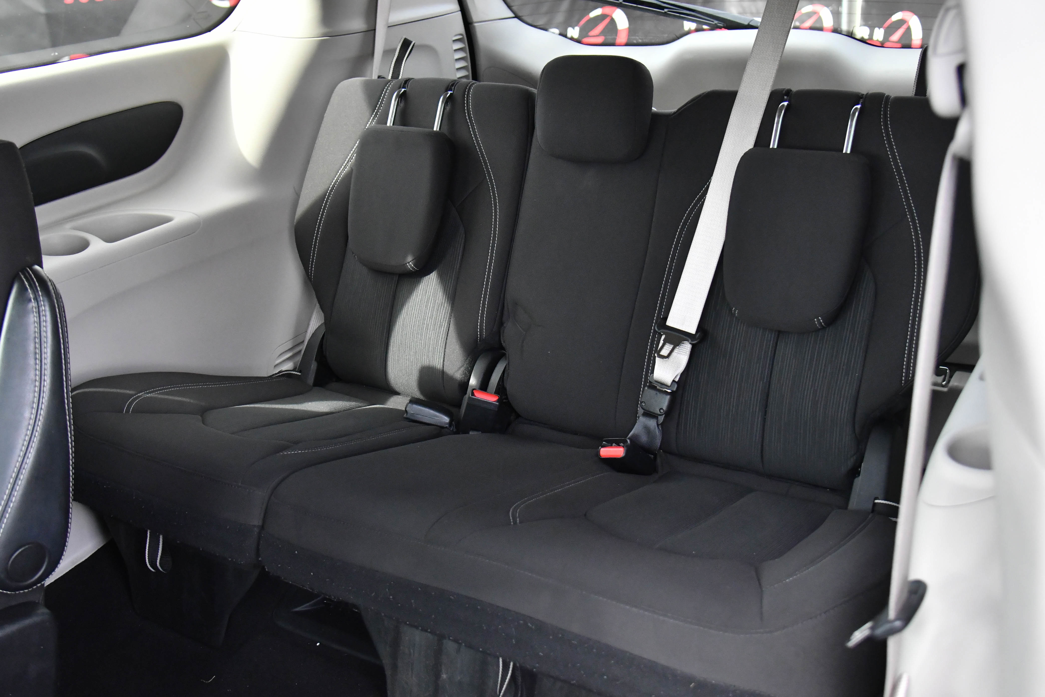 Used 2023 Chrysler Voyager LX FWD image 38