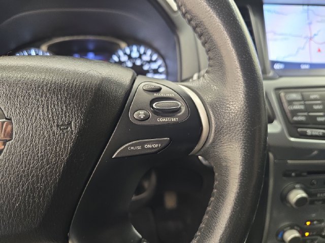 Used 2018 Nissan Pathfinder SL FWD image 34
