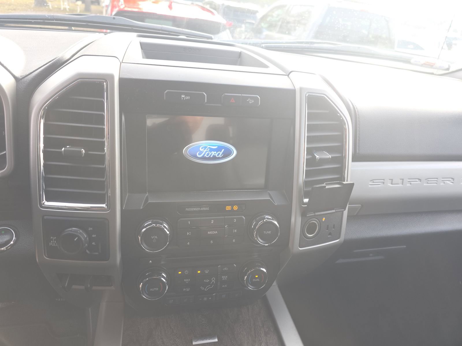 Used 2018 Ford F250 Lariat w/ Lariat Ultimate Package image 17