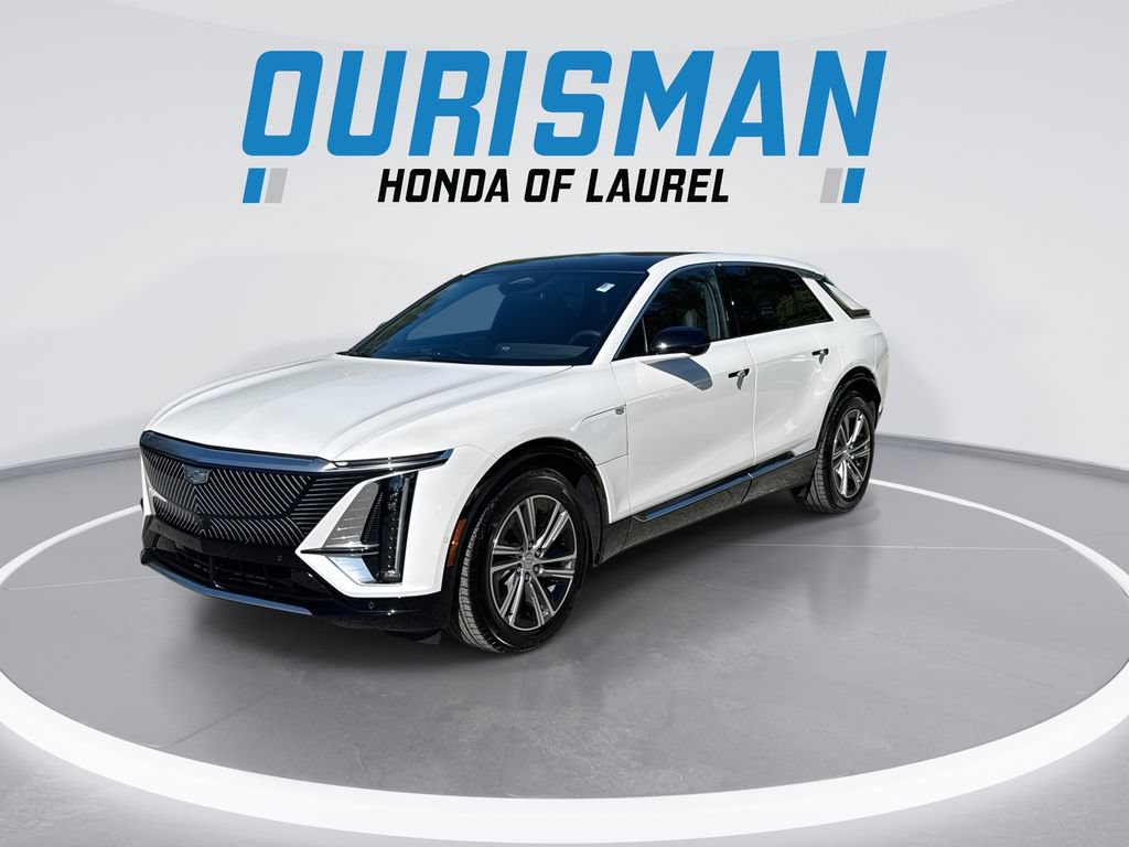 Used 2025 Cadillac Lyriq Luxury w/ LPO, Floor Liner Package AWD/4WD image 4