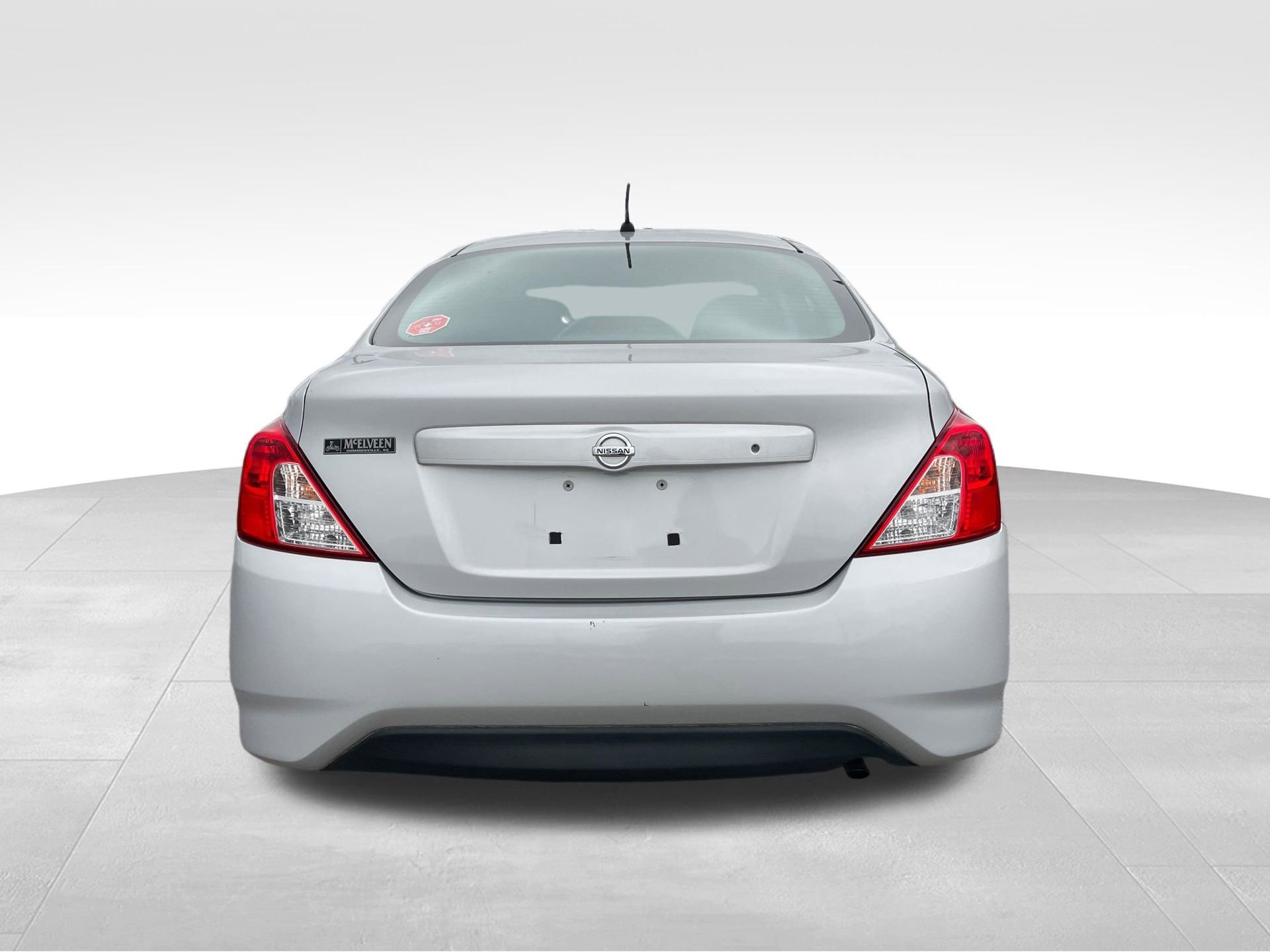Used 2015 Nissan Versa S FWD image 7