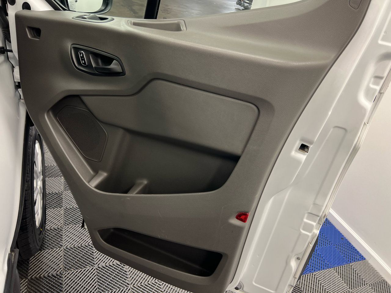 Used 2023 Ford Transit 350 XLT image 12