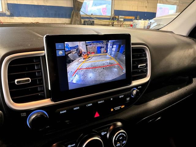 Used 2025 Hyundai Venue SEL image 27