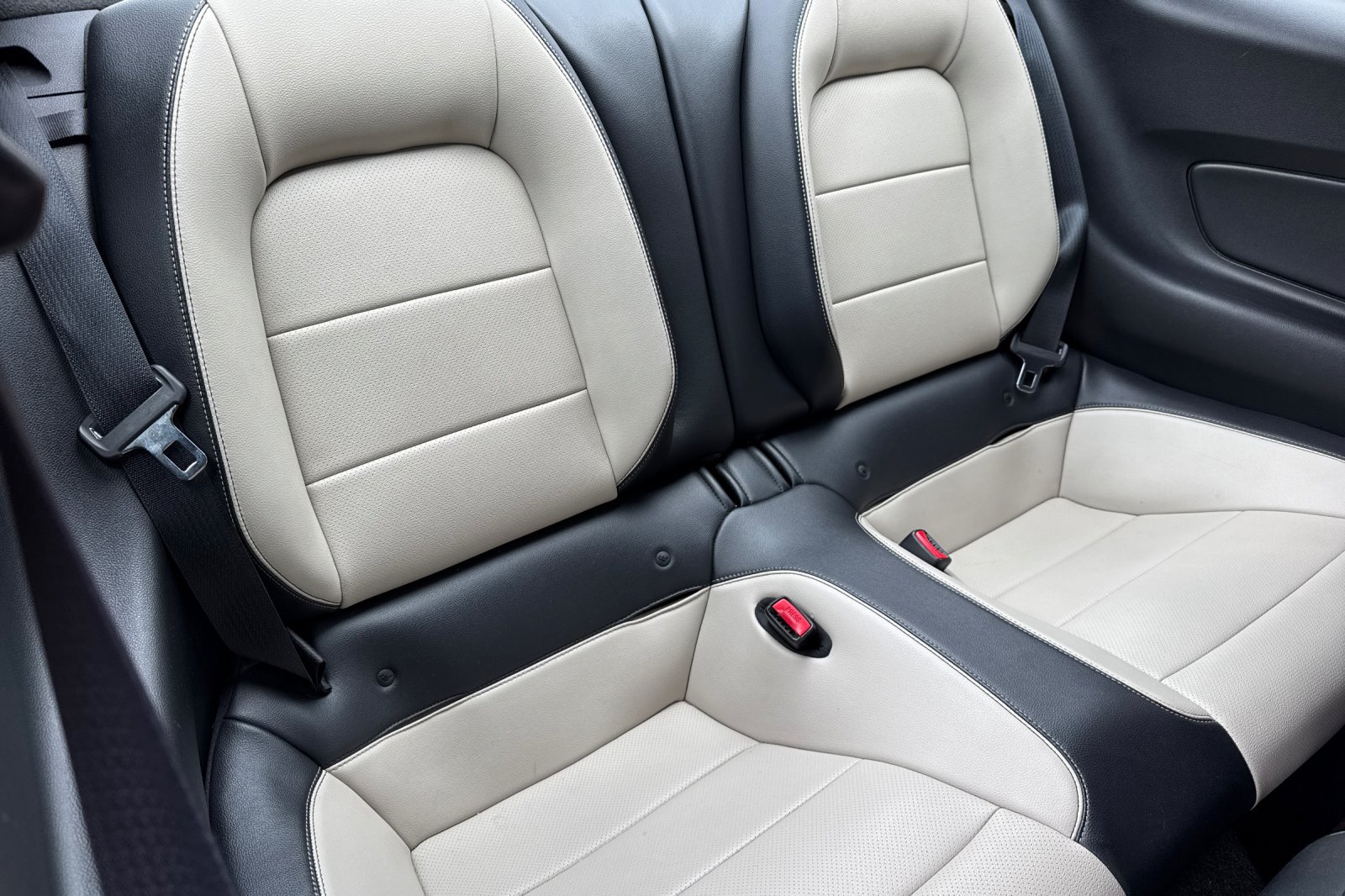 Used 2015 Ford Mustang Premium RWD image 17