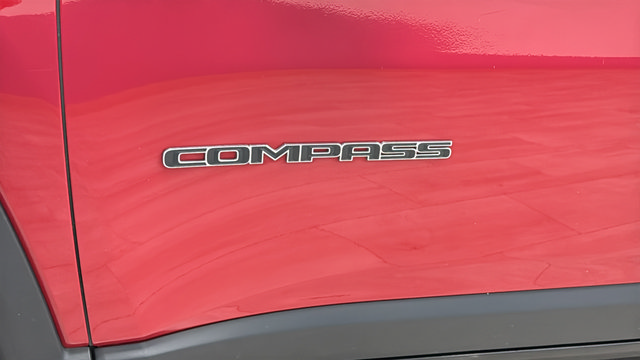 Used 2018 Jeep Compass Limited w/ Navigation Group AWD/4WD image 38