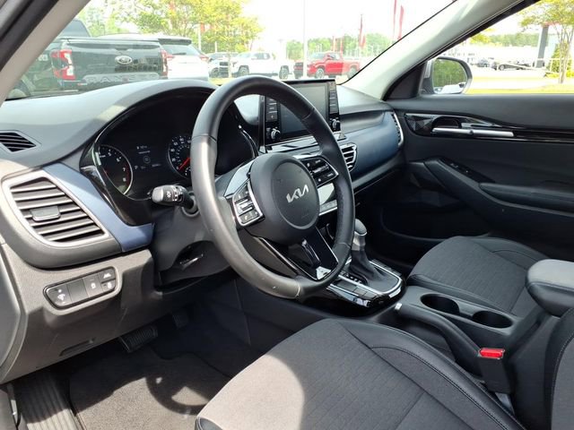 Used 2023 Kia Seltos S image 16