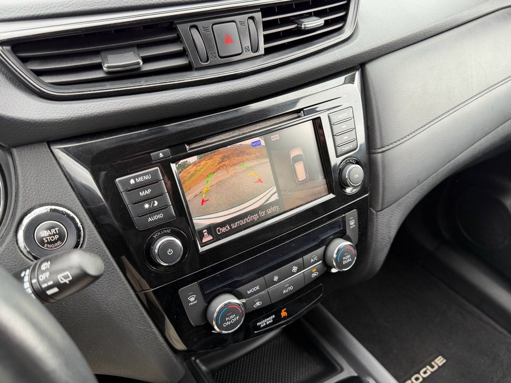 Used 2018 Nissan Rogue SV w/ Premium Package image 32