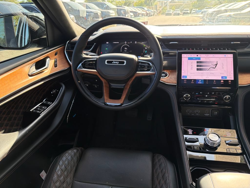 Used 2023 Jeep Grand Cherokee Summit AWD/4WD image 31