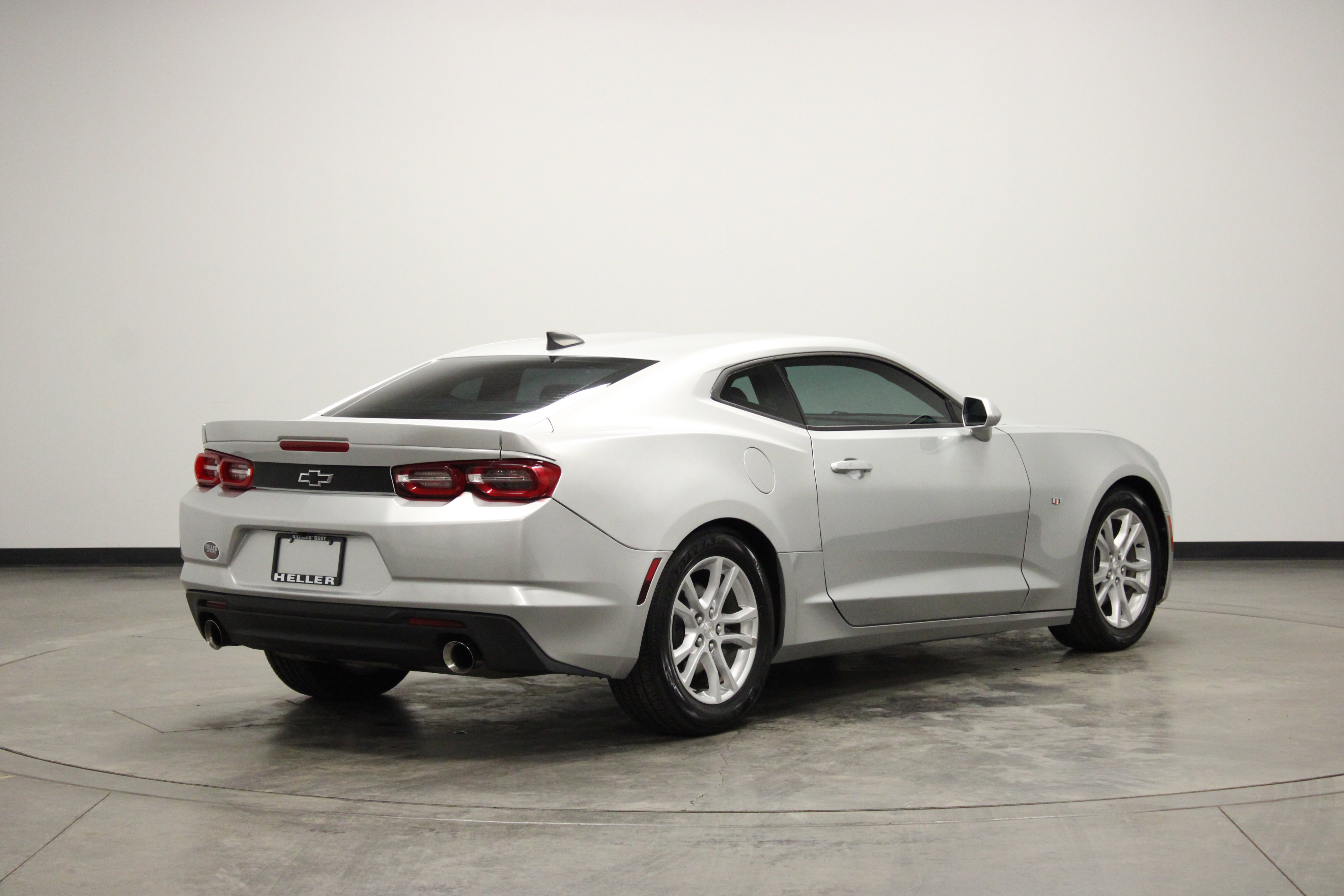Used 2019 Chevrolet Camaro LS RWD image 8