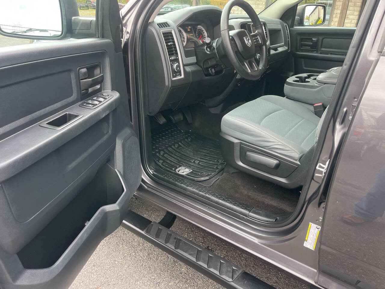 Used 2017 RAM 1500 Express w/ Express Value Package image 19