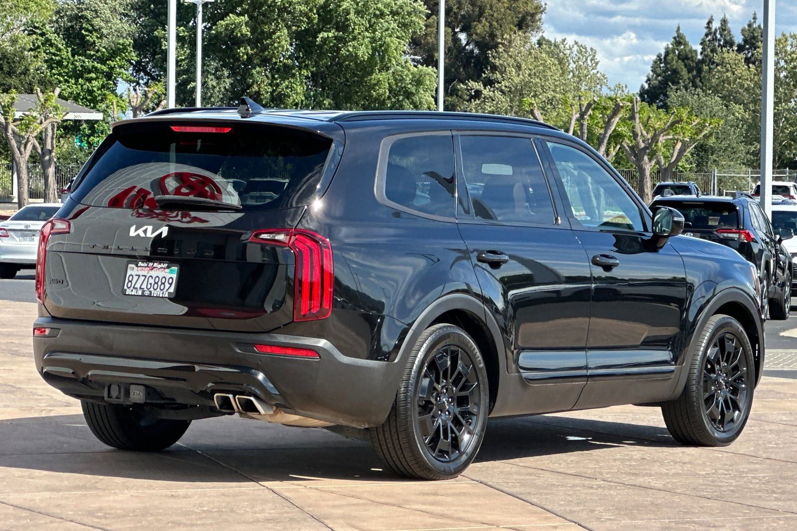 Used 2022 Kia Telluride SX w/ SX Prestige Package image 4