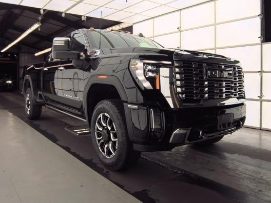 Used 2024 GMC Sierra 3500 Denali image 4