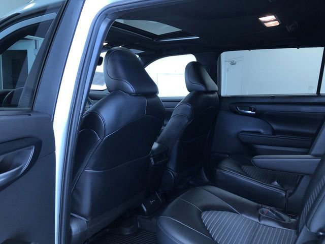 Used 2023 Toyota Highlander XSE image 22