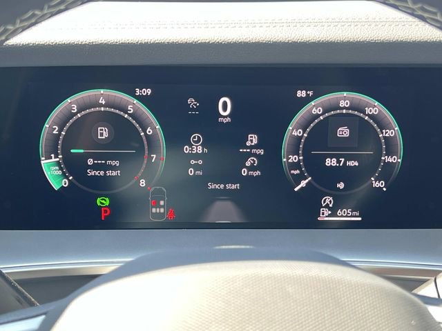 New 2026 Volkswagen Tiguan SE image 18