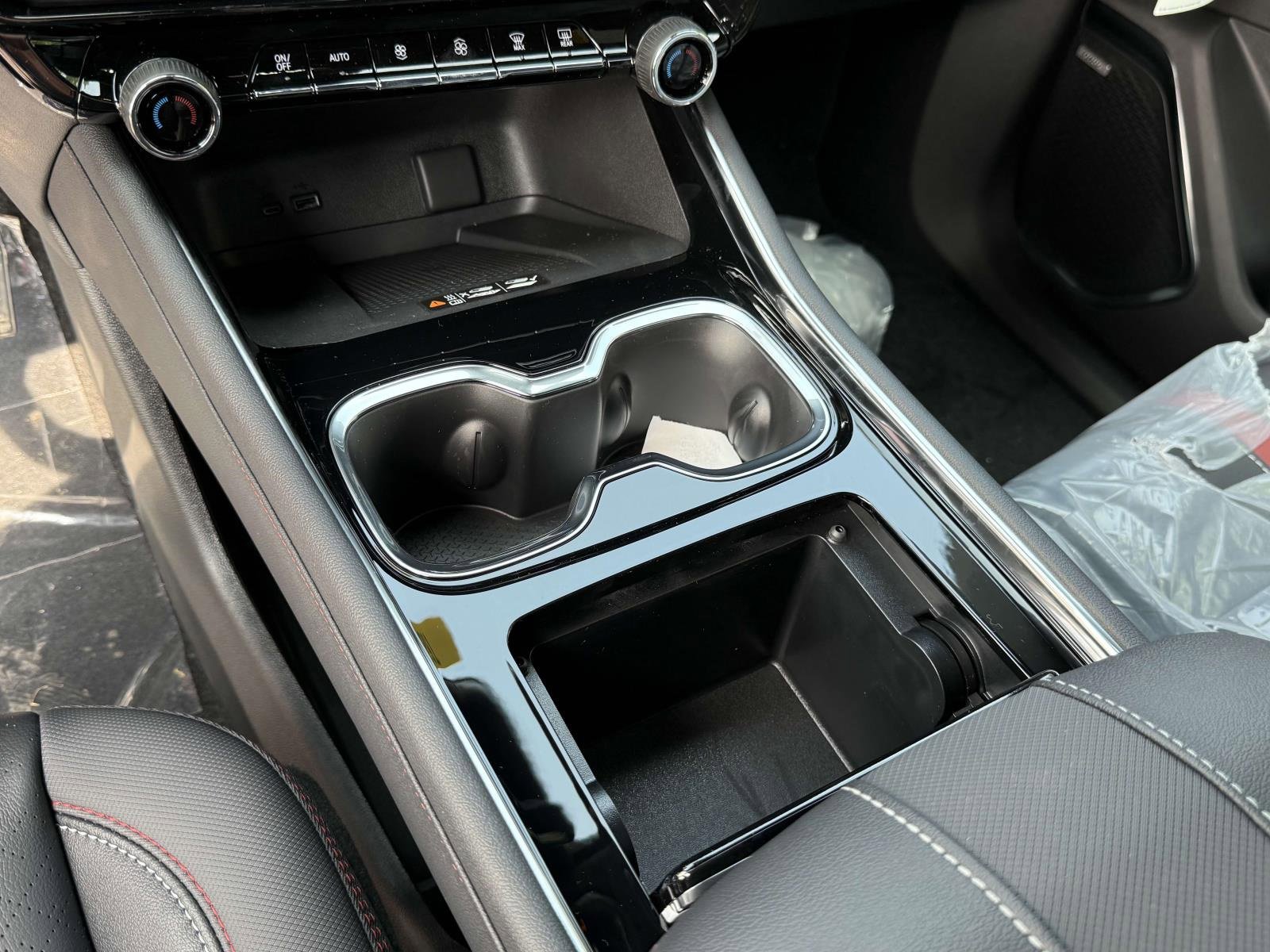 New 2026 Chevrolet Traverse RS w/ LPO, Floor Liner Package image 12