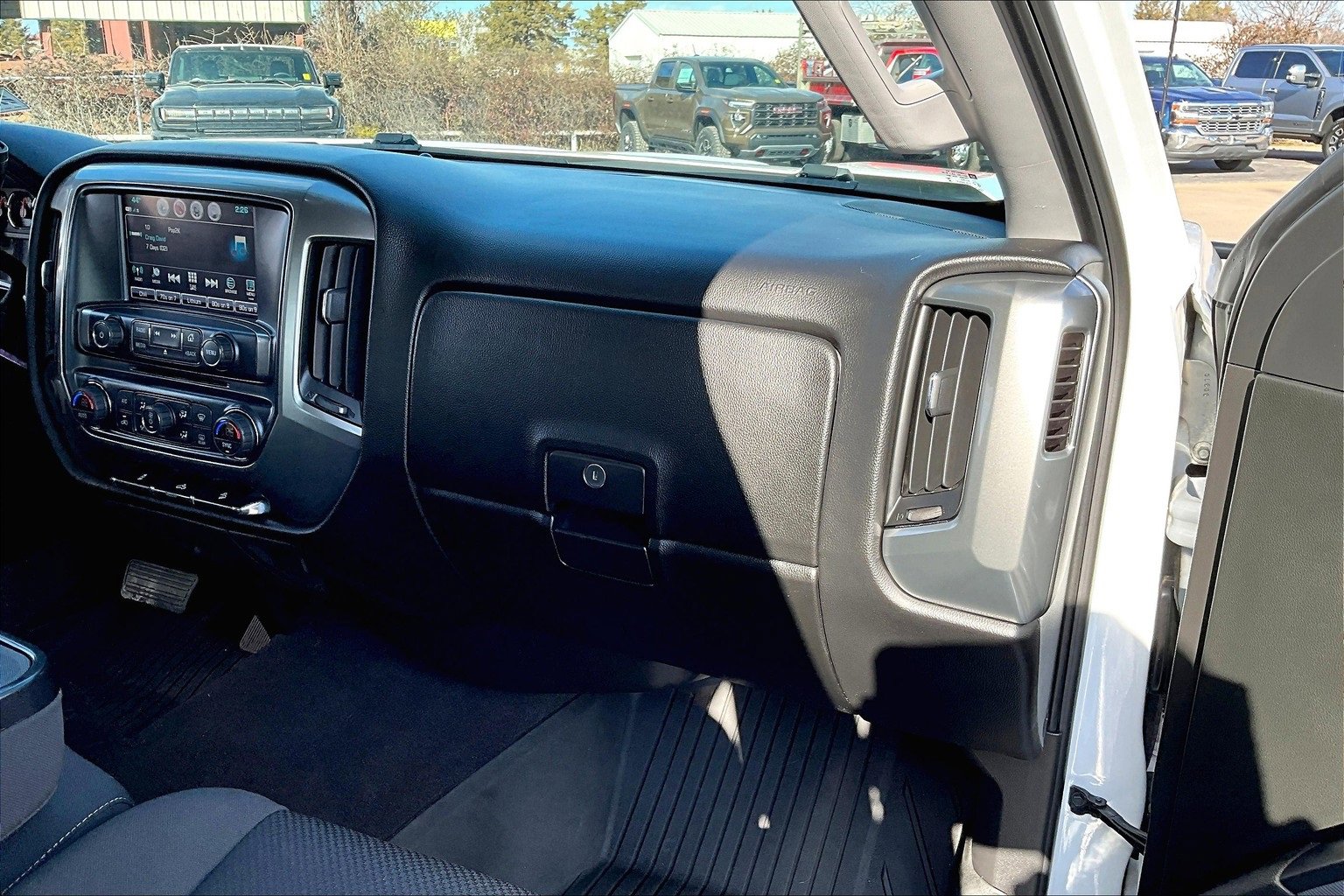 Used 2018 Chevrolet Silverado 1500 LT w/ Texas Edition image 14