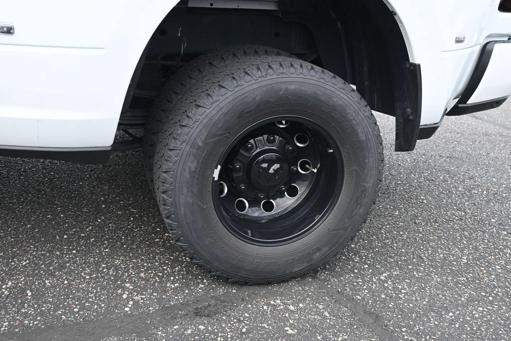 Used 2024 RAM 3500 Big Horn w/ Night Edition AWD/4WD image 11