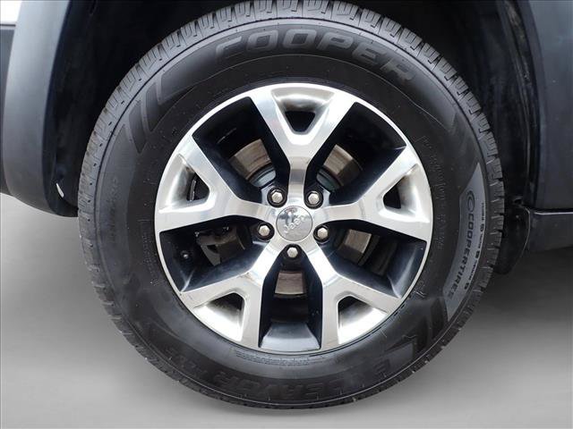 Used 2016 Jeep Cherokee Trailhawk AWD/4WD image 7