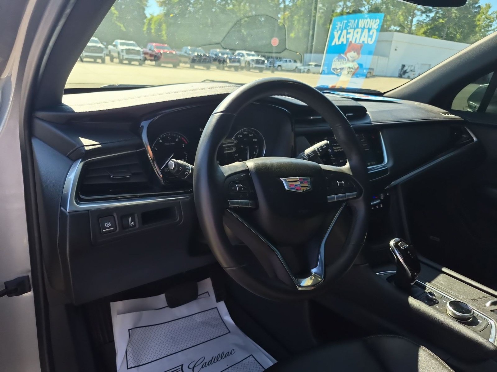Certified 2024 Cadillac XT6 Luxury w/ LPO, Floor Liner Package AWD/4WD image 10