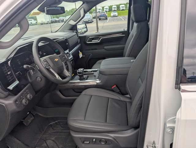 New 2026 Chevrolet Silverado 1500 LTZ w/ LTZ Premium Package AWD/4WD image 13