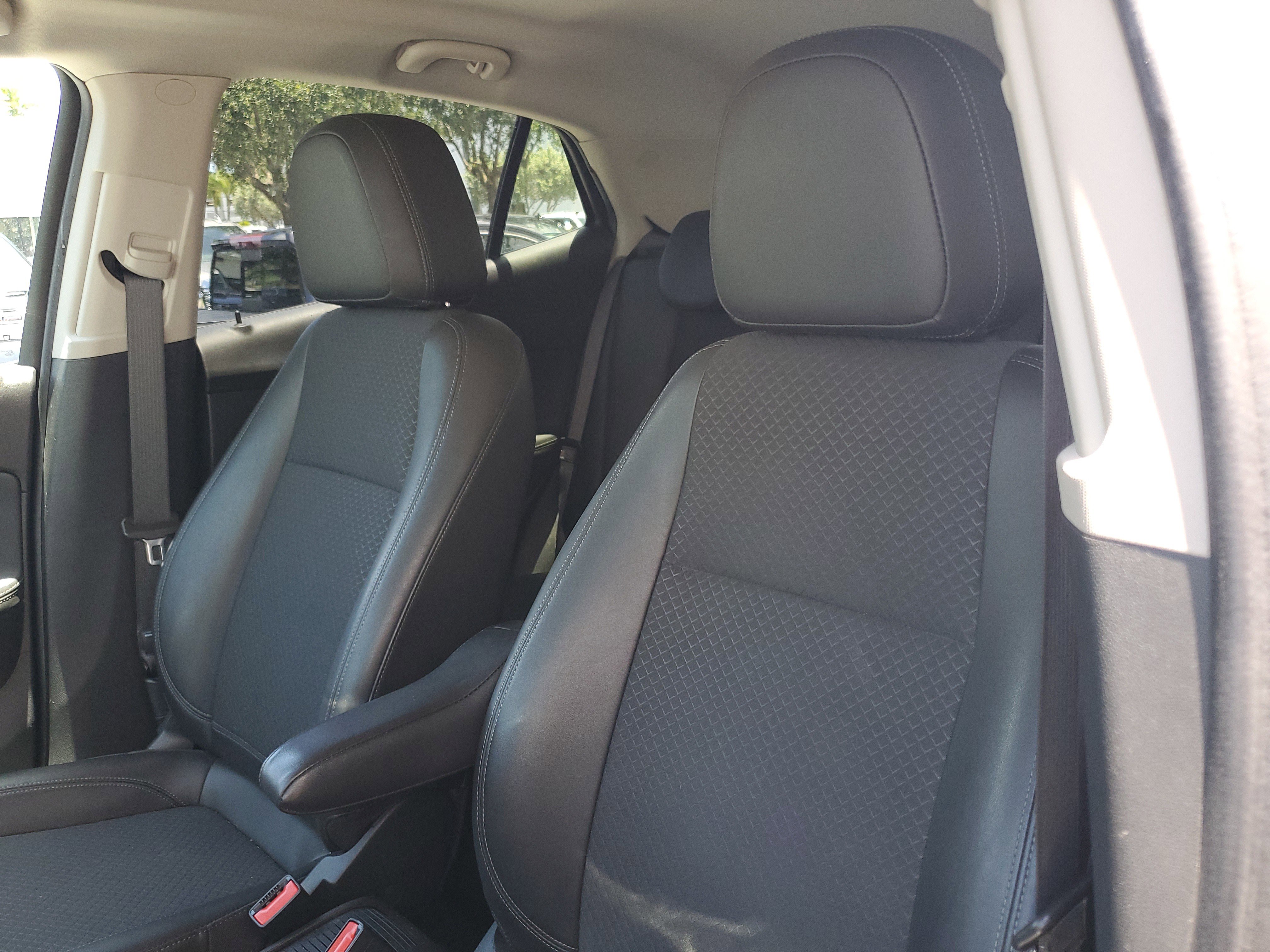Used 2022 Buick Encore Preferred AWD/4WD image 11