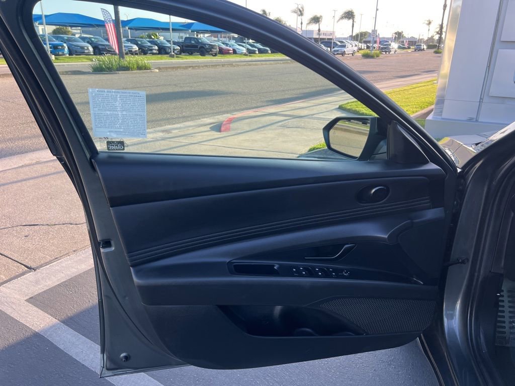 Used 2025 Hyundai Elantra Sport w/ Cargo Package FWD image 24