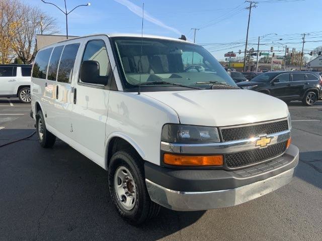 Used 2018 Chevrolet Express 3500 LT w/ LT Preferred Equipment Group RWD image 3