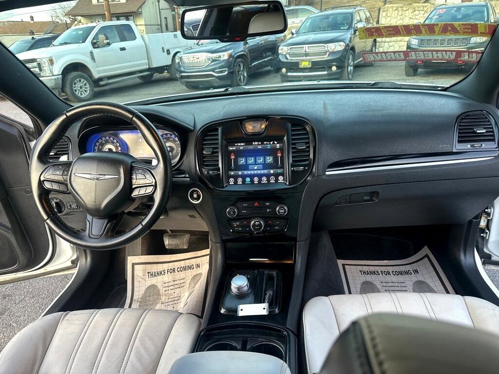 Used 2017 Chrysler 300 S image 31