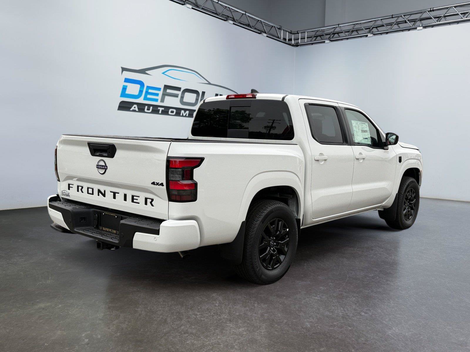 New 2026 Nissan Frontier SV w/ Tow Package AWD/4WD image 3