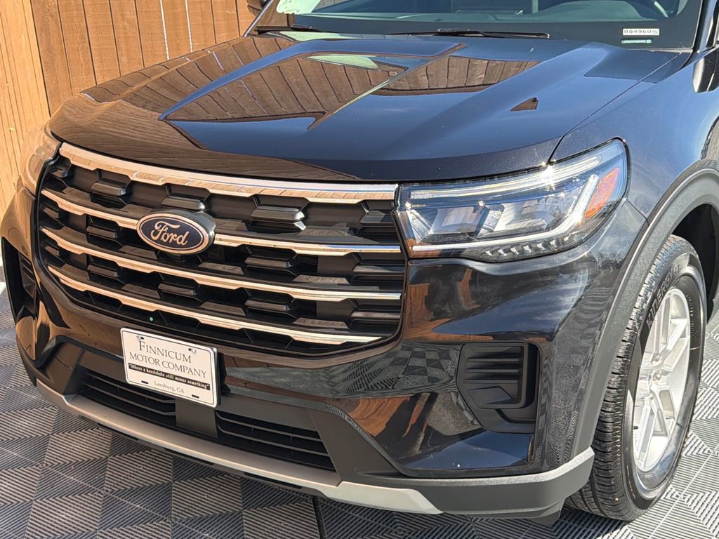 Used 2025 Ford Explorer Active image 23