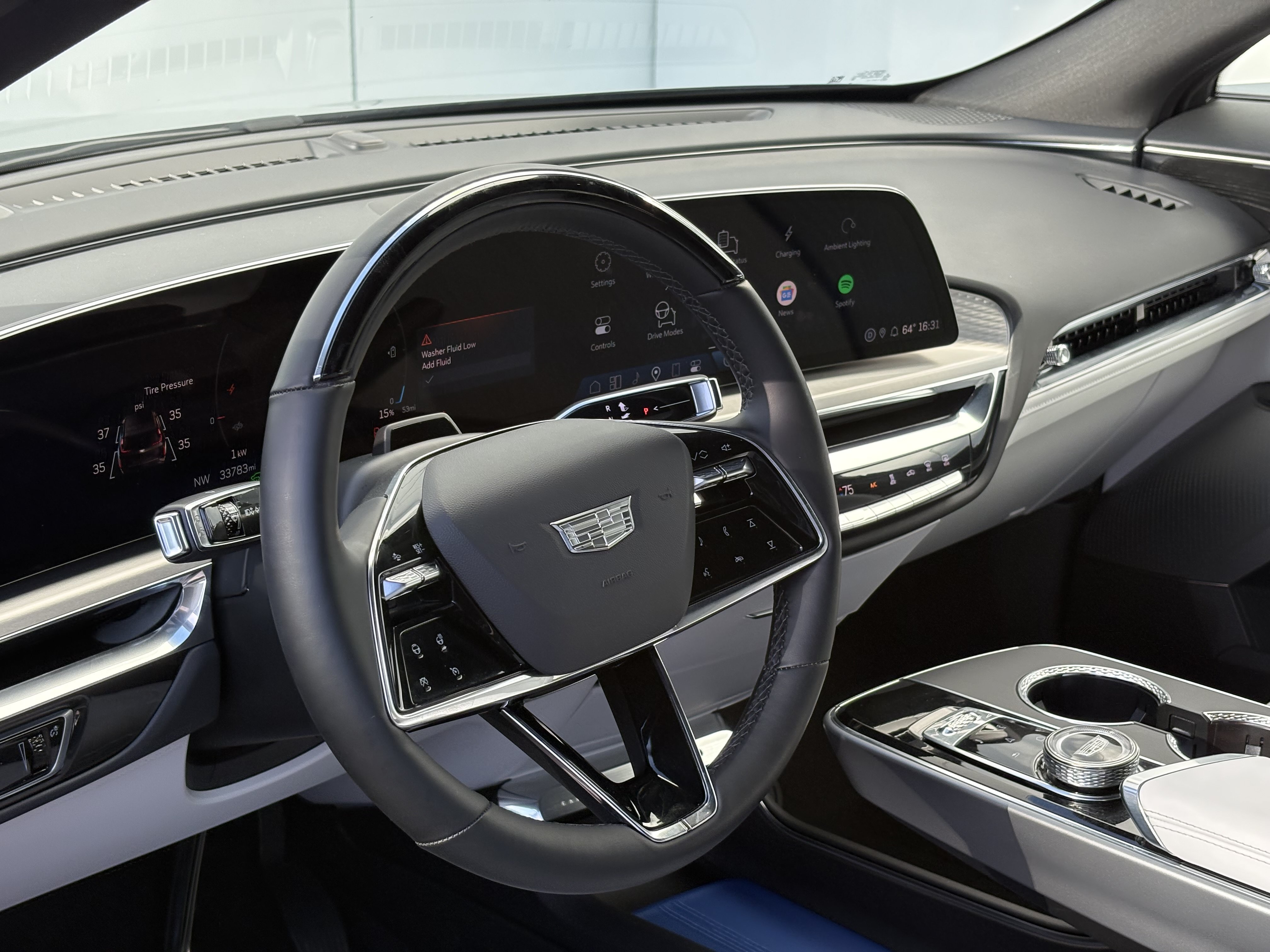 Used 2024 Cadillac Lyriq Sport AWD/4WD image 15
