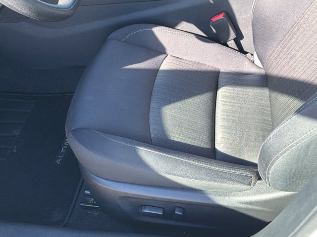 Used 2025 Nissan Altima 2.5 SV AWD/4WD image 23