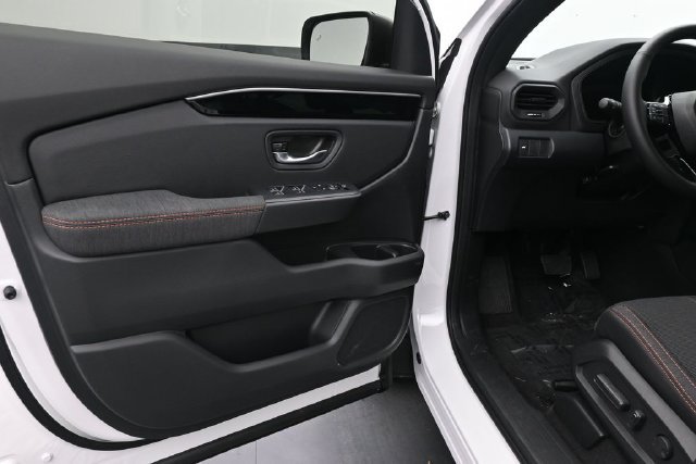 New 2026 Honda Pilot Sport image 17
