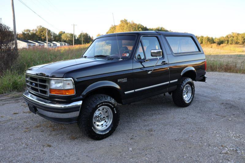 Used 1995 Ford Bronco XLT AWD/4WD image 9