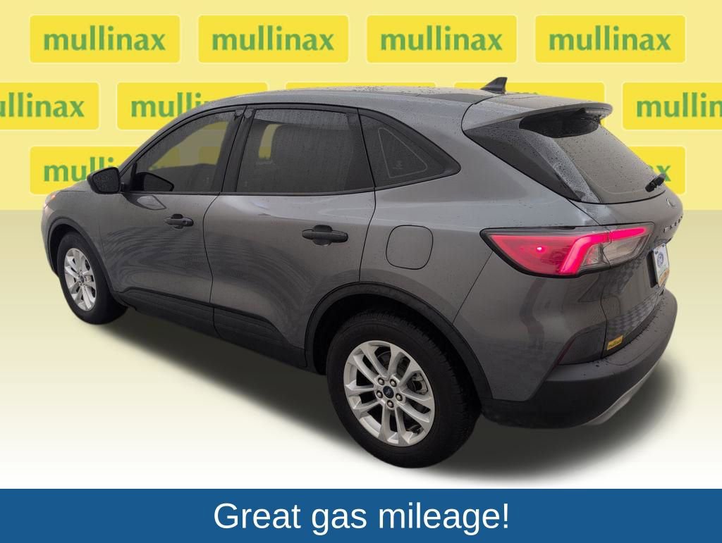 Used 2022 Ford Escape S image 8