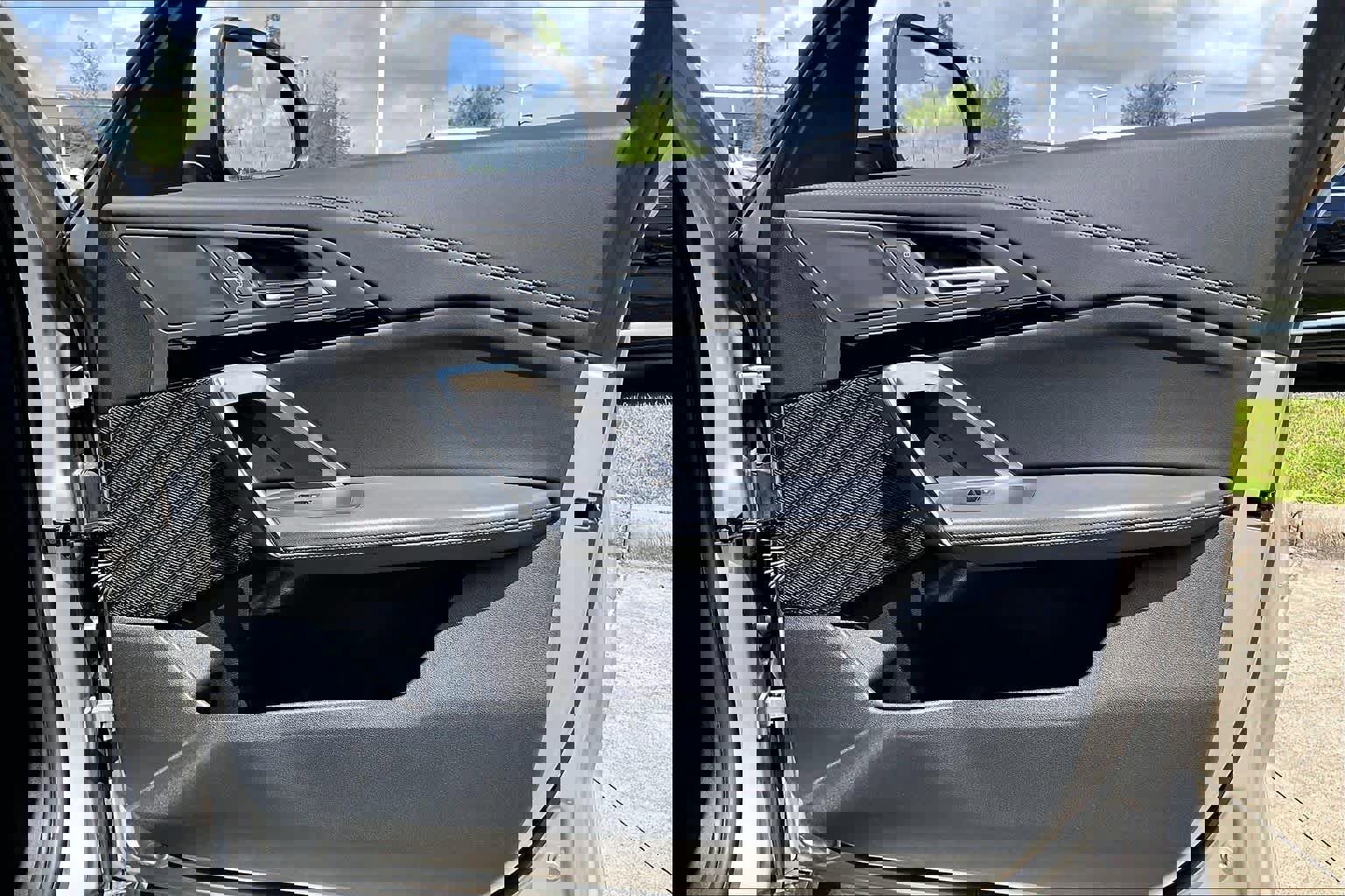 Used 2025 BMW X1 xDrive28i w/ Convenience Package image 21