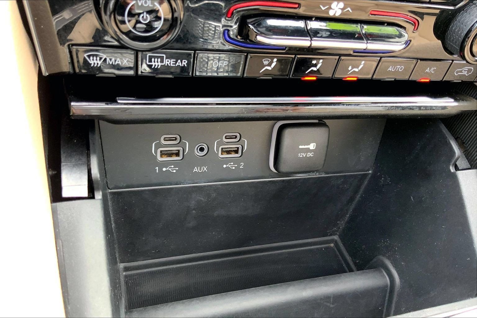 Certified 2025 Jeep Grand Cherokee Limited w/ Black Appearance Package AWD/4WD image 32